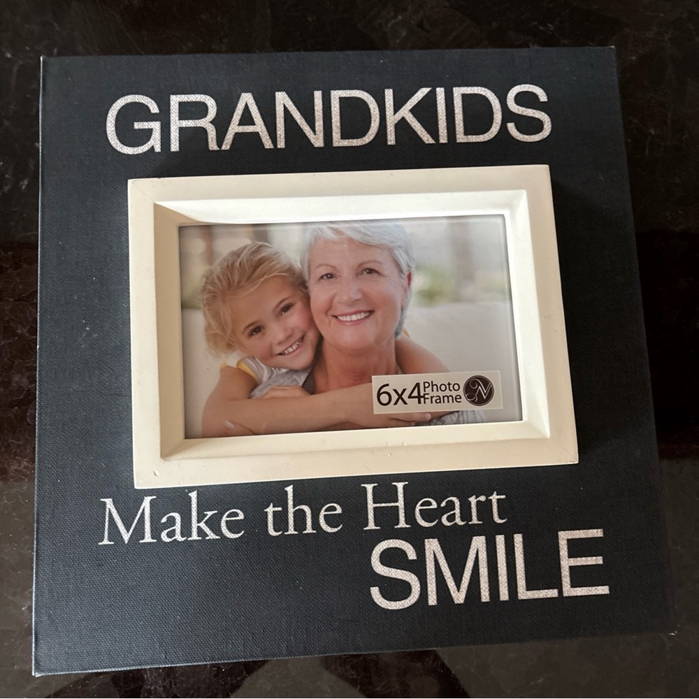 Black and White Grandkids Photo Frame